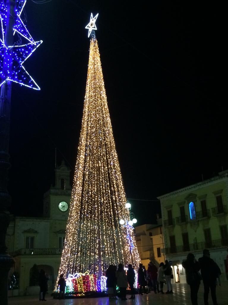 Albero di Natale 2018 in Piazza Ciaia a Fasano